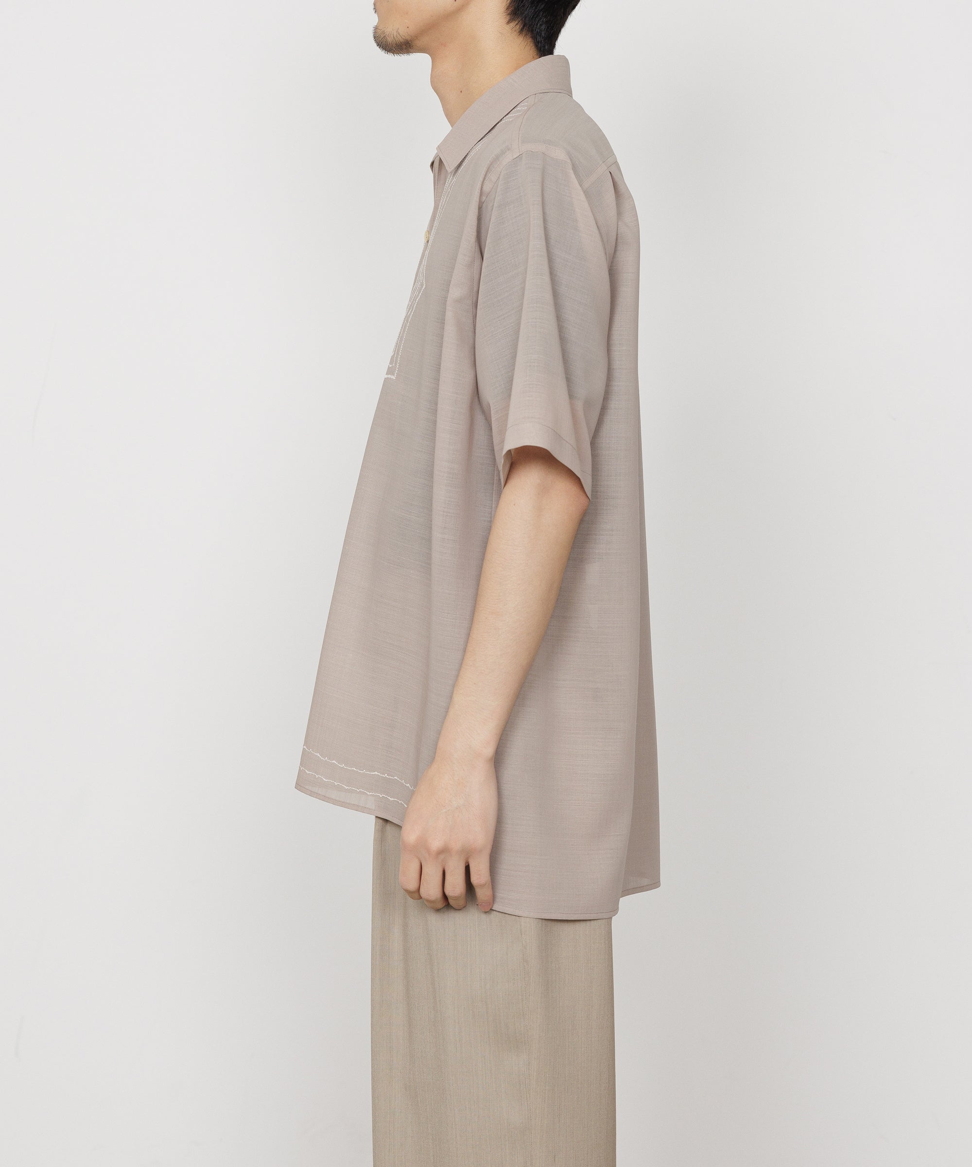 ウールリサイクルポリエステルトロピカル / エンブロイダリースキッパーS/Sシャツ, Beige