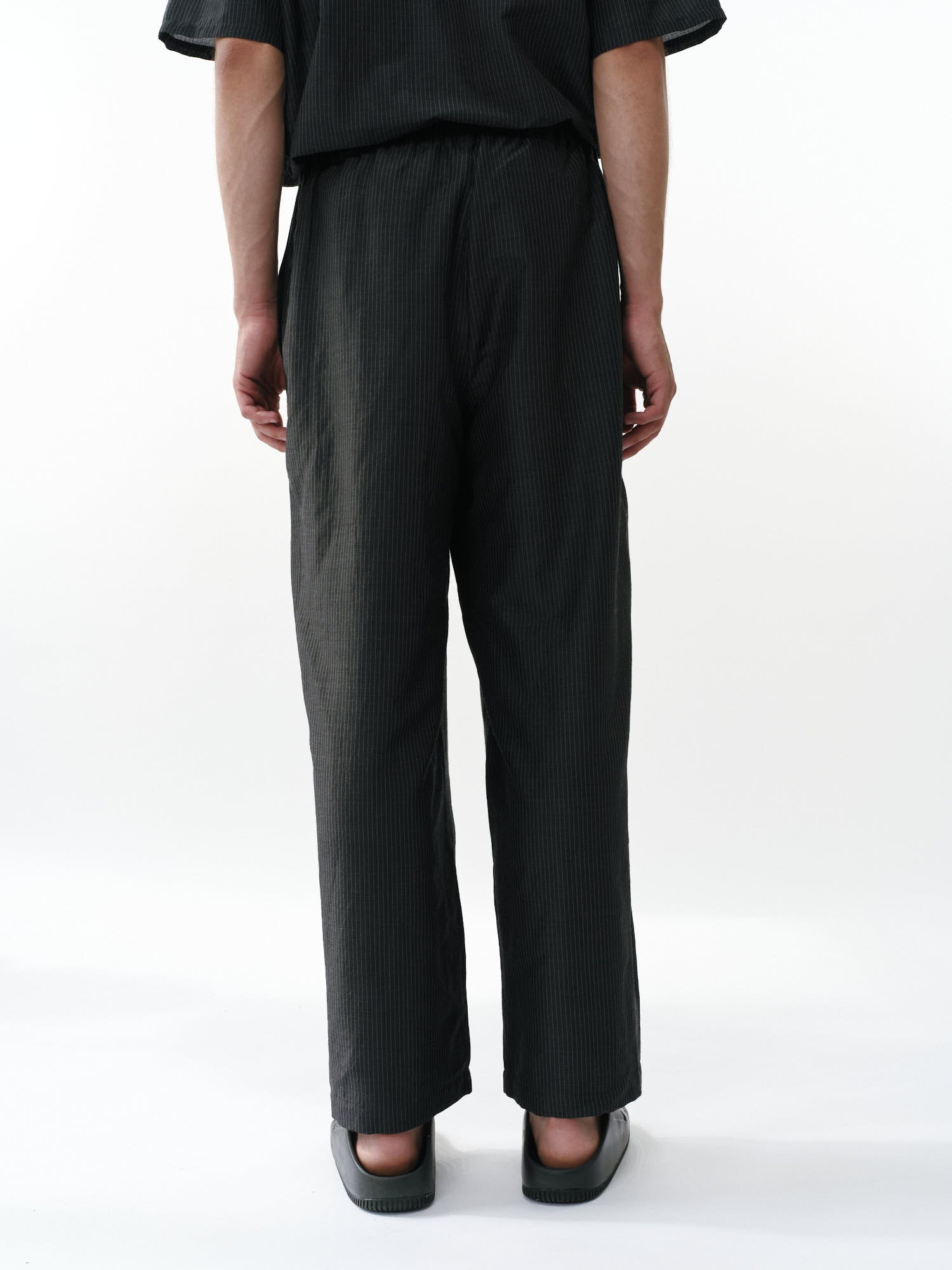 ウールシルクフェザークロス / ワイドシリンダーフィットイージーパンツ, Top Charcoal Stripe