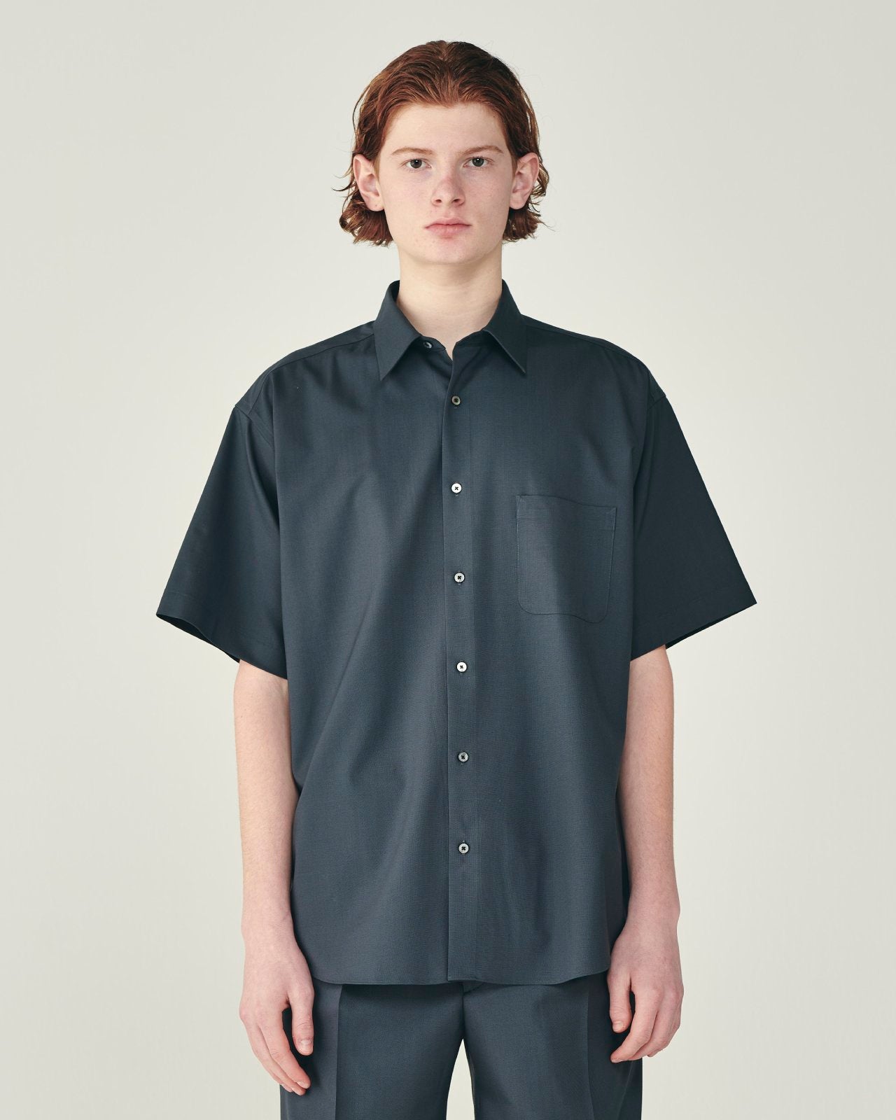 オーガニックウール2/80トロピカル / コンフォートフィットS/Sシャツ, Charcoal