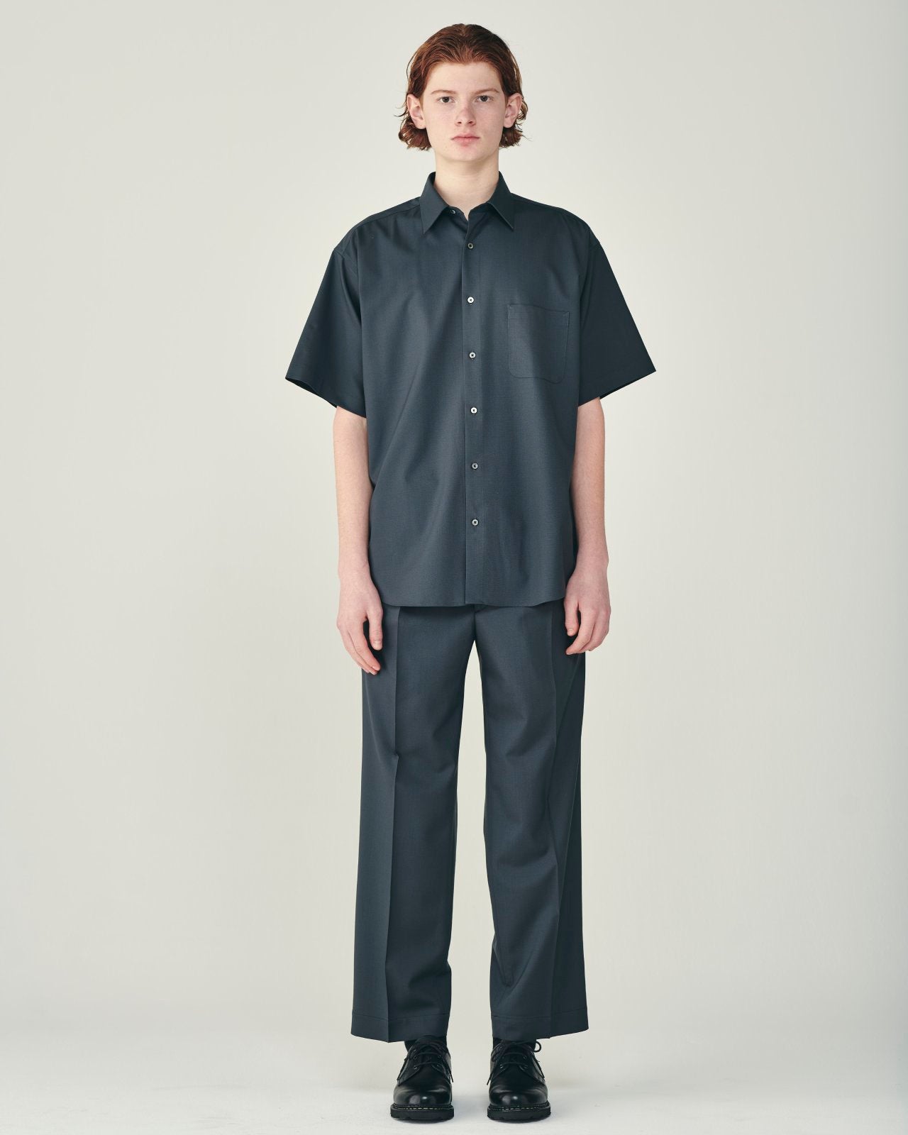 オーガニックウール2/80トロピカル / コンフォートフィットS/Sシャツ, Charcoal