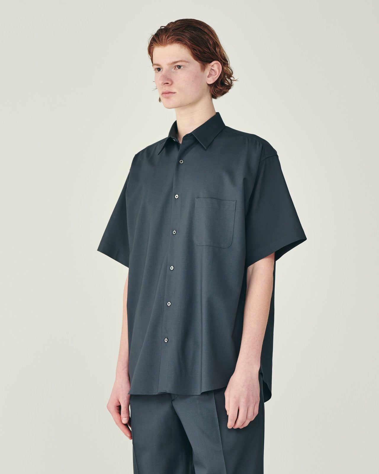 オーガニックウール2/80トロピカル / コンフォートフィットS/Sシャツ, Charcoal