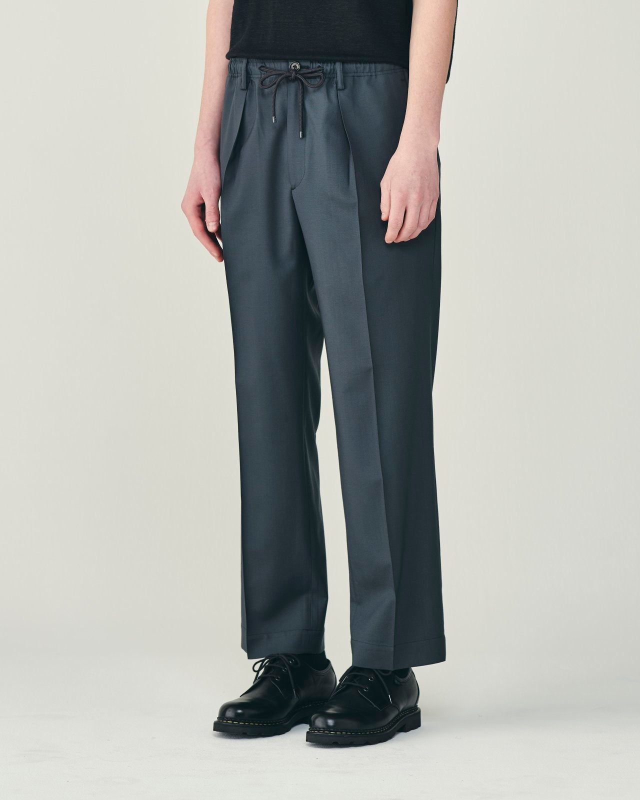 オーガニックウール2/80トロピカル / ワンタックテーパードイージーパンツ, Charcoal